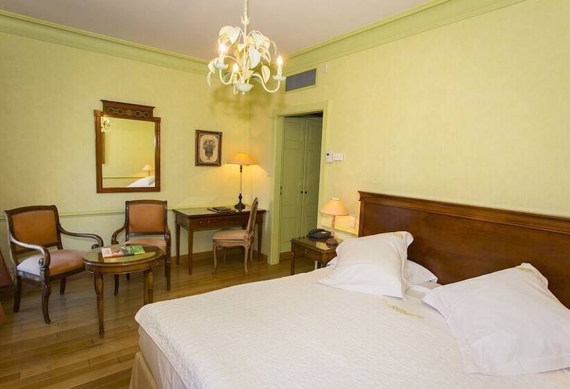 Отель Le Manoir Au Lac