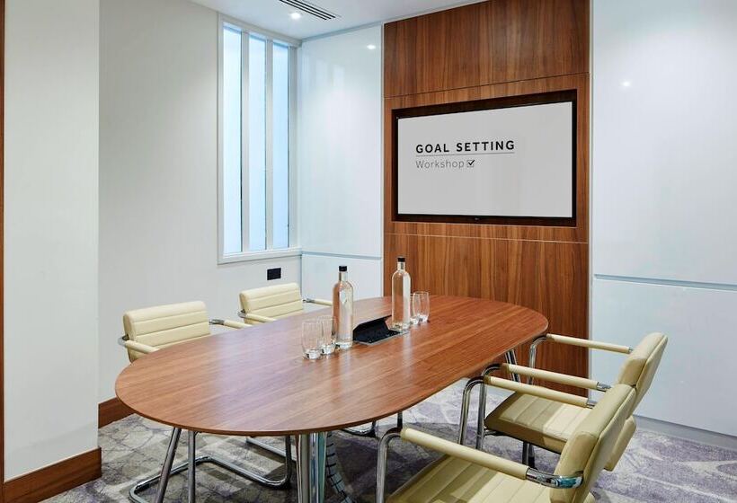 בית מלון כפרי London Heathrow Marriott