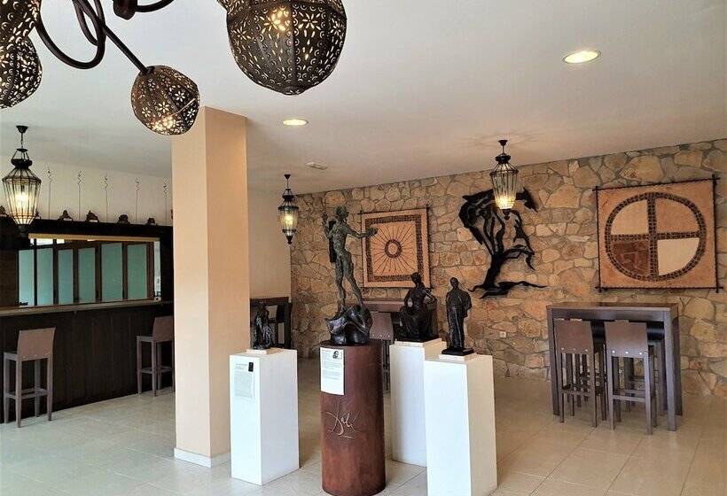 هتل Acebos Arriondas