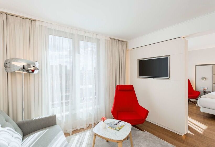 ホテル NH Collection Berlin Mitte Am Checkpoint Charlie