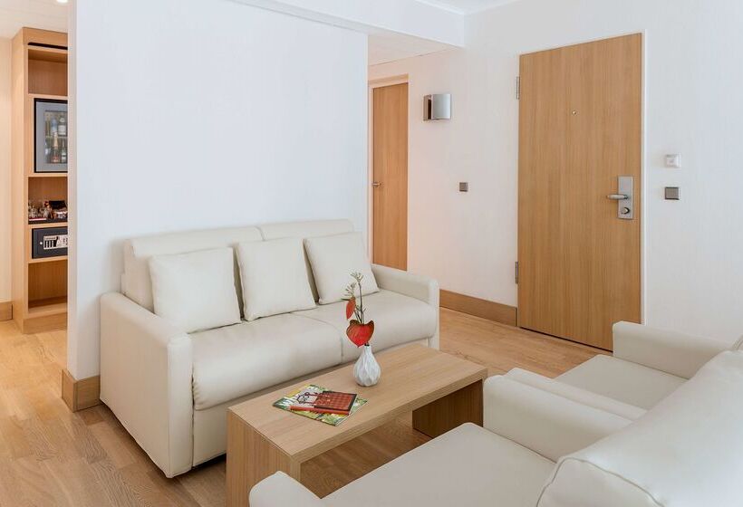 هتل NH Collection Berlin Mitte Am Checkpoint Charlie