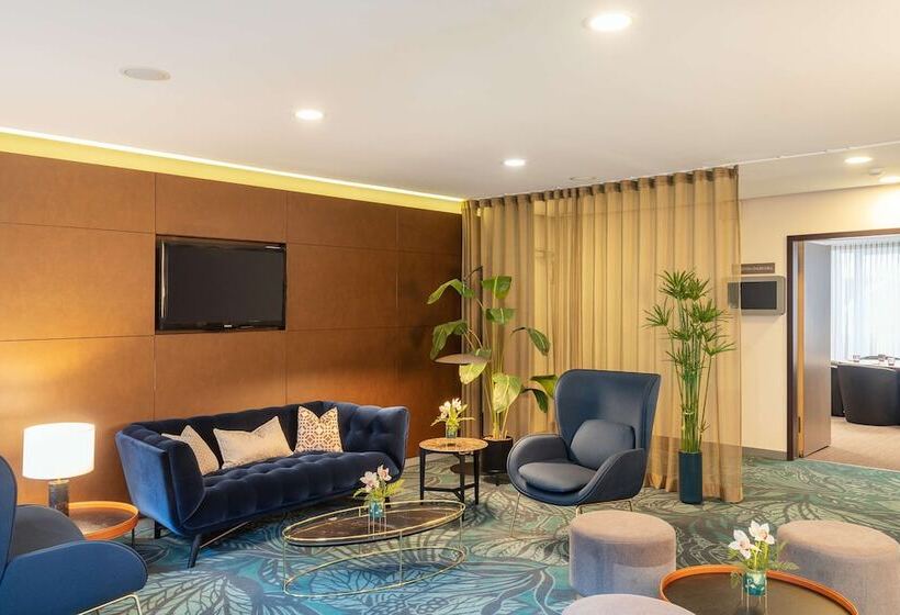 هتل NH Collection Berlin Mitte Am Checkpoint Charlie