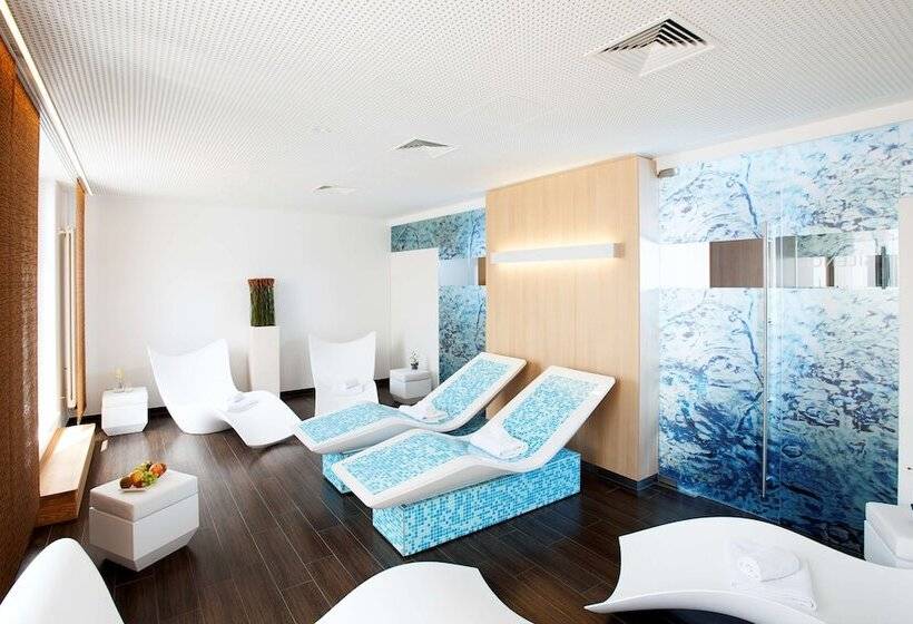 هتل NH Collection Berlin Mitte Am Checkpoint Charlie