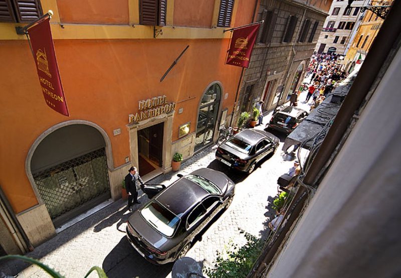 בית מלון כפרי Pantheon