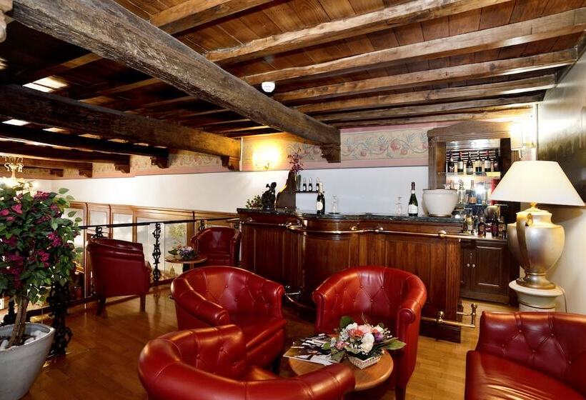 בית מלון כפרי Pantheon