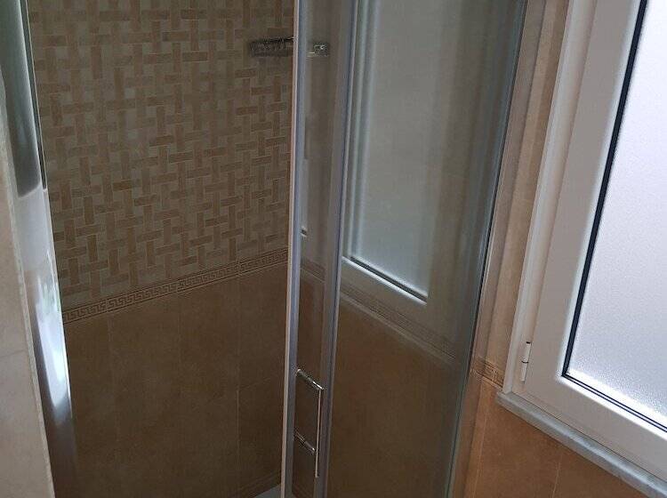 בית מלון כפרי Pantheon