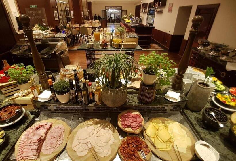 Radisson Blu Carlton Hotel, Bratislava