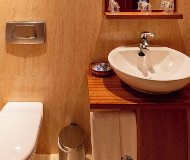 هتل Ramblas Vendrell