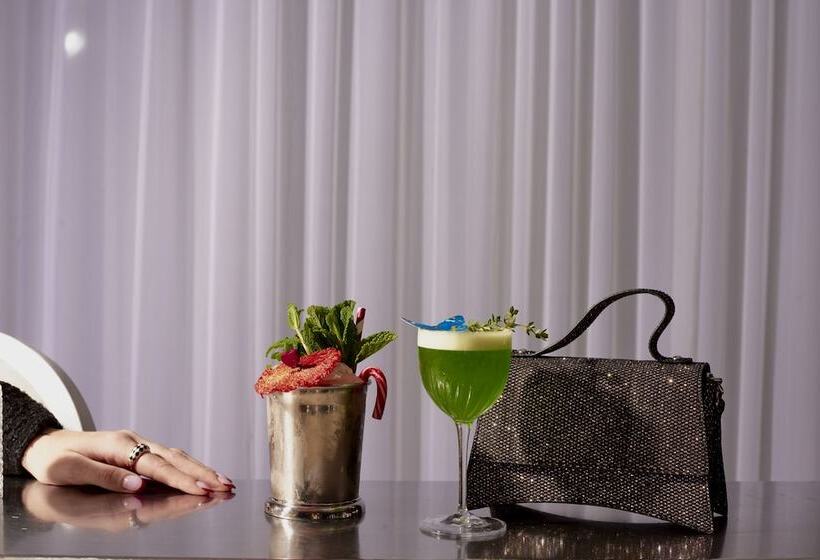 בית מלון כפרי Sanderson London