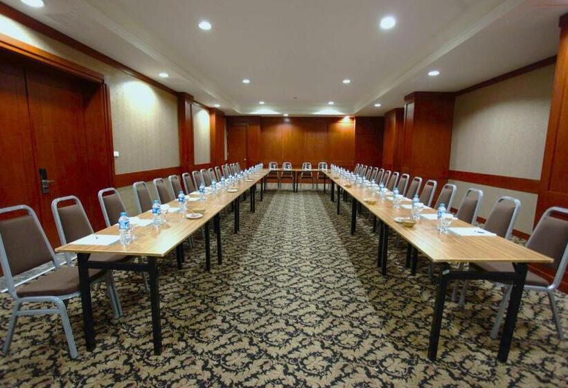 ホテル The Green Park  Taksim