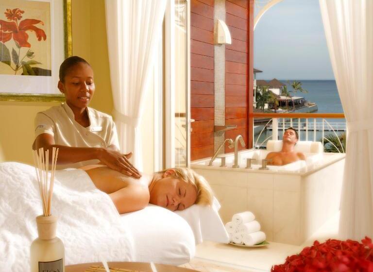 هتل The Landings Resort And Spa  All Suites