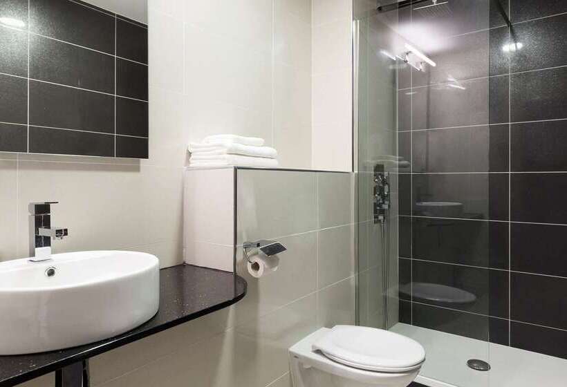 فندق The Originals City Hôtel, Aéroport Beauvais