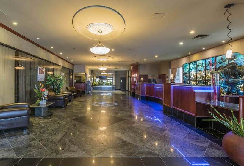 Travelodge By Wyndham Quebec City Hotel & Convention Centre