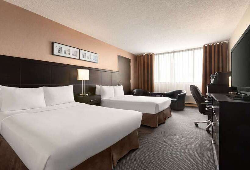 Travelodge By Wyndham Quebec City Hotel & Convention Centre