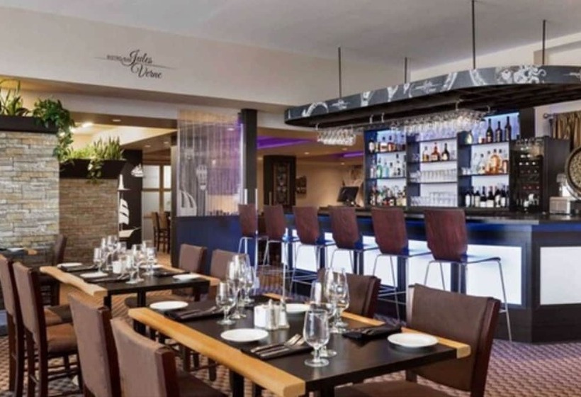 Travelodge By Wyndham Quebec City Hotel & Convention Centre