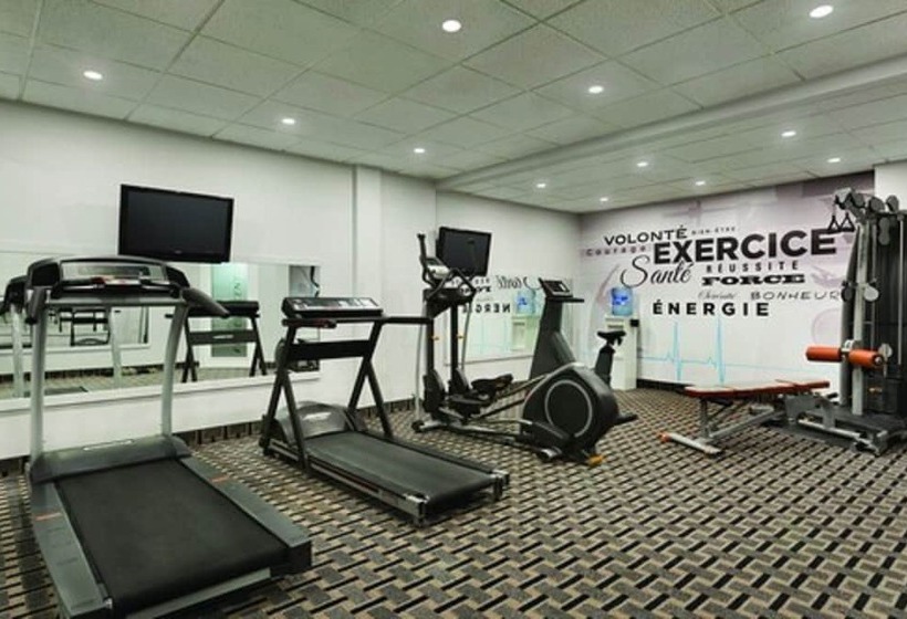 Travelodge By Wyndham Quebec City Hotel & Convention Centre