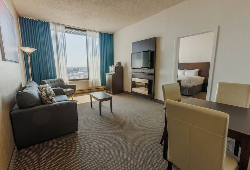 Travelodge By Wyndham Quebec City Hotel & Convention Centre