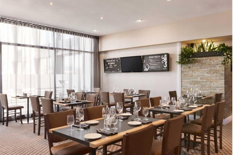 Travelodge By Wyndham Quebec City Hotel & Convention Centre