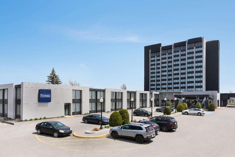 Travelodge By Wyndham Quebec City Hotel & Convention Centre