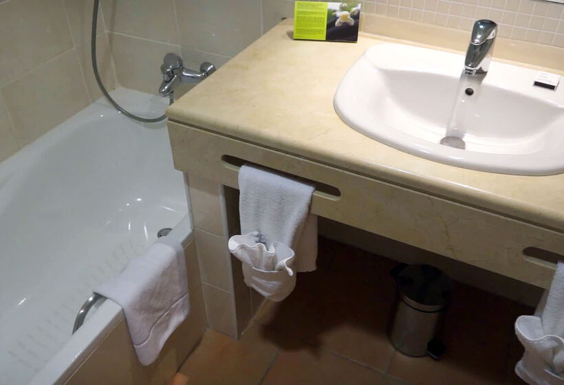 NH Marina Portimao Resort