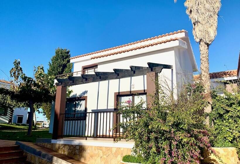 Nuramar Resort & Villas