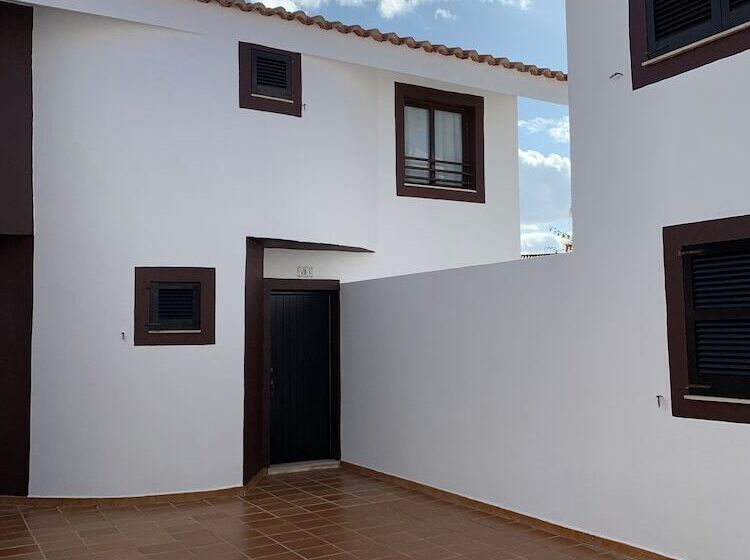 Nuramar Resort & Villas