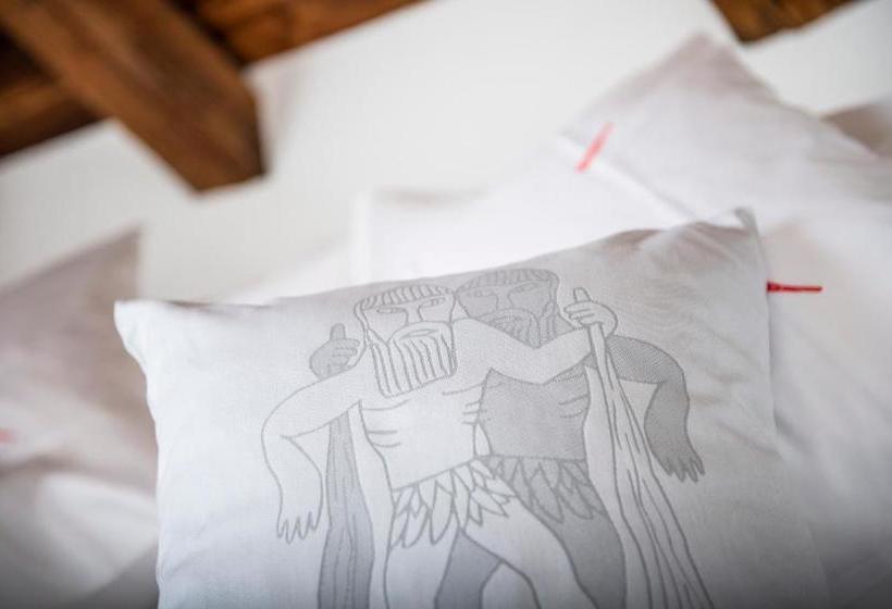 Отель Le Sauvage