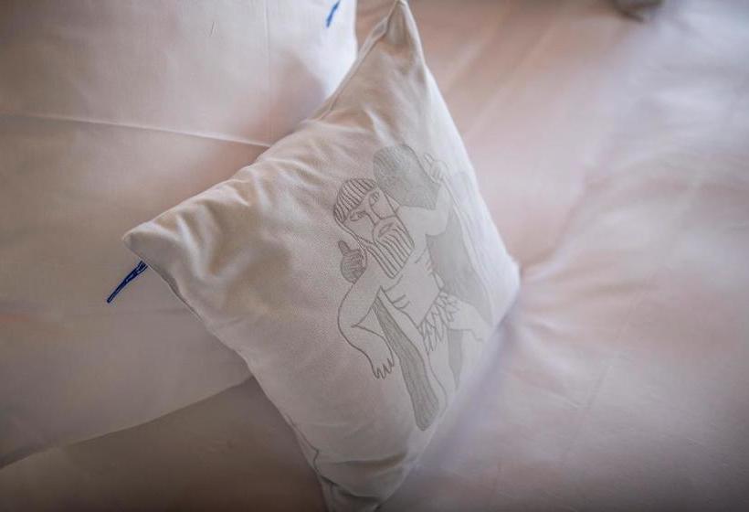 Отель Le Sauvage