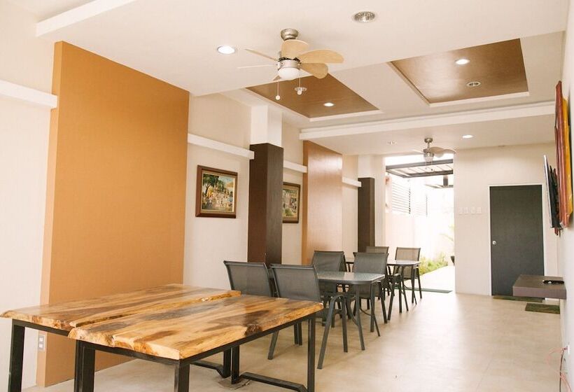ユースホステル Royale House Hotel Davao Powered By Cocotel