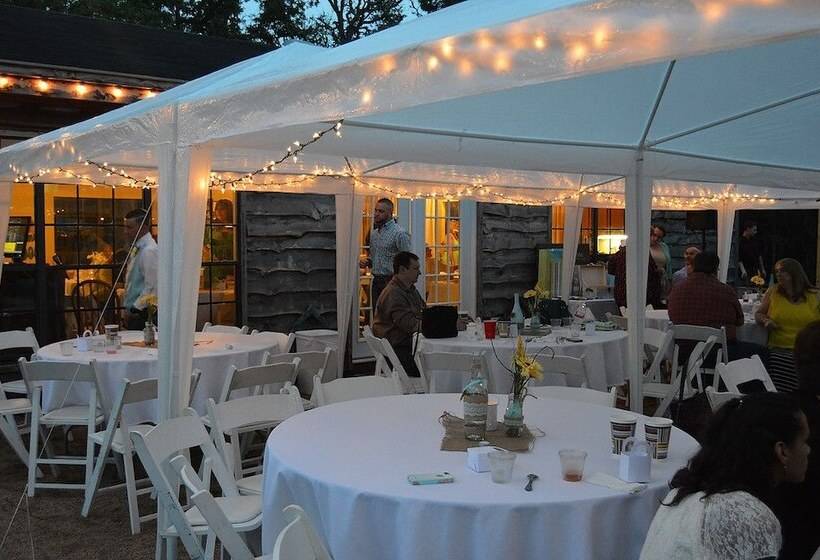 Bed and Breakfast Night Bird Ranch