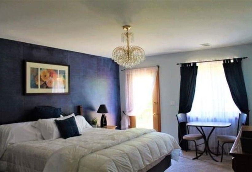 مبيت وإفطار Oak Creek Lodge