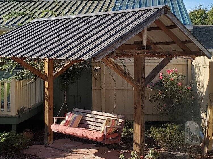 Country Aire Bed & Breakfast