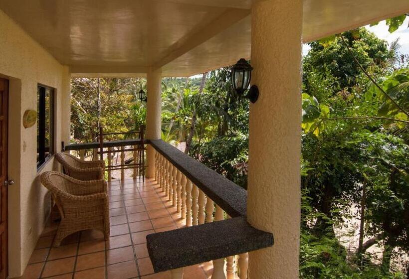 Easy Diving And Beach Resort