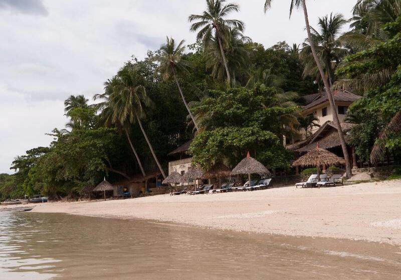 Easy Diving And Beach Resort