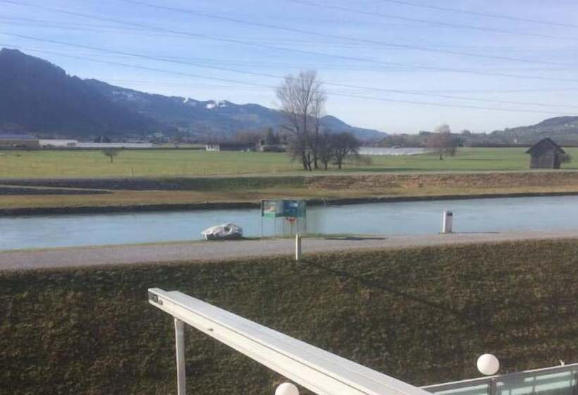 簡易ホテル Landgasthof Sternen