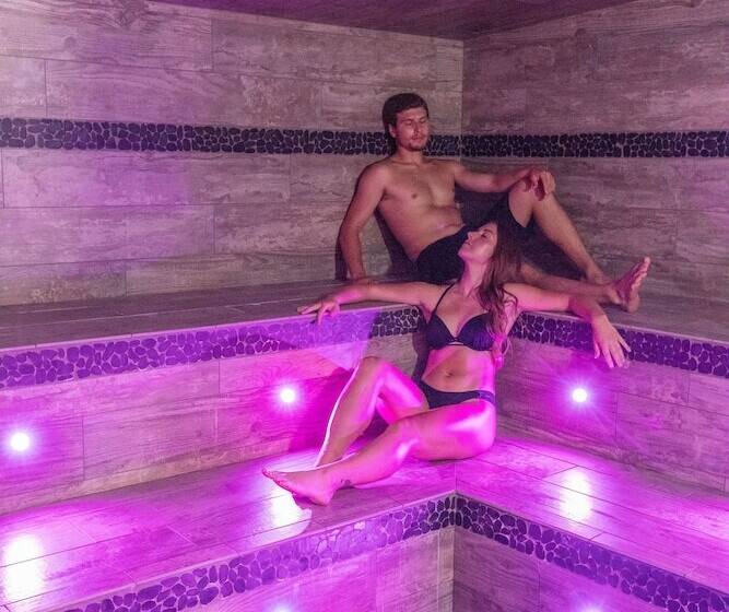 酒店 Aqua Log Cabins Resort