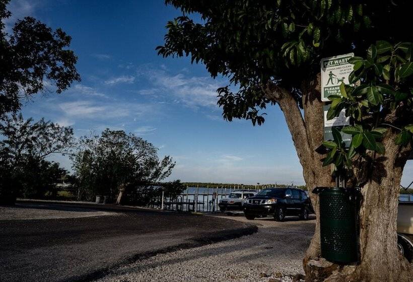 فندق Chokoloskee Island Park And Marina