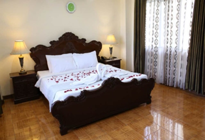 فندق Crown Royale