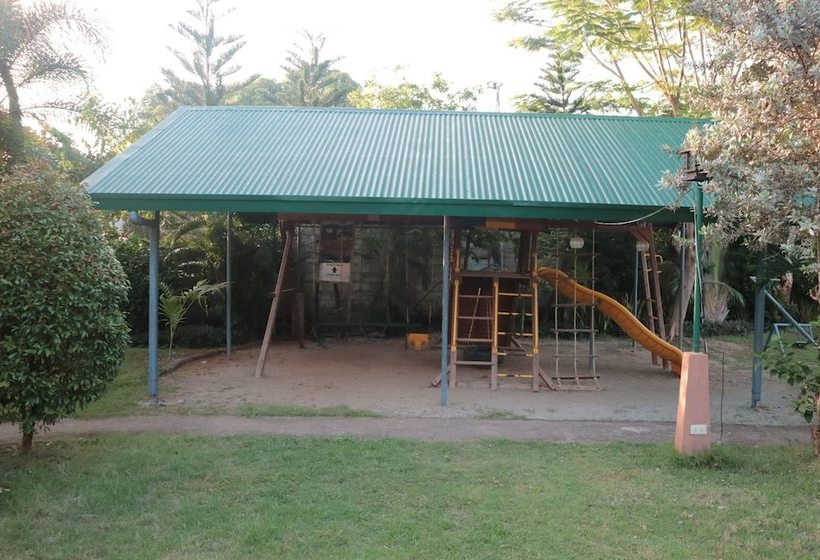 فندق Doña Josefa Aquino Poolside Resort