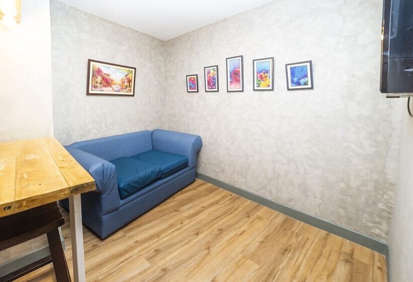 هتل Edilberto's Bed And Breakfast By Oyo Rooms