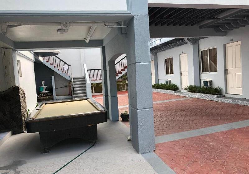 فندق Reddoorz Premium At The Grand Peninsula Suites