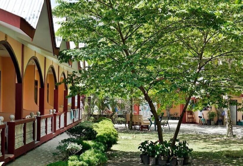 هتل Port Barton Diy