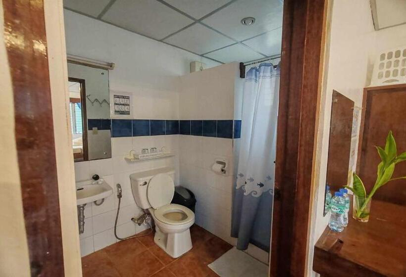 هتل Summer Homes Beach Resort And Cottages Palawan