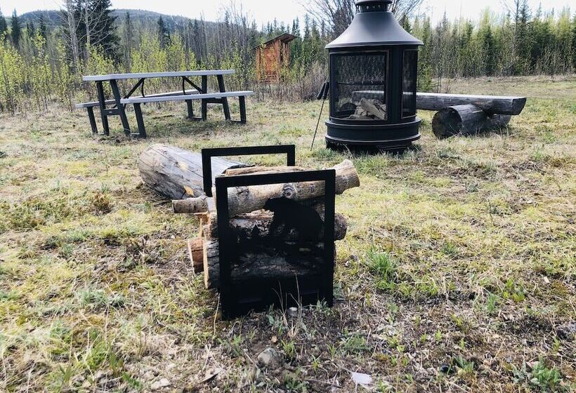 فندق Wrangell Mountain Lodge  Private Bathroom With Shower