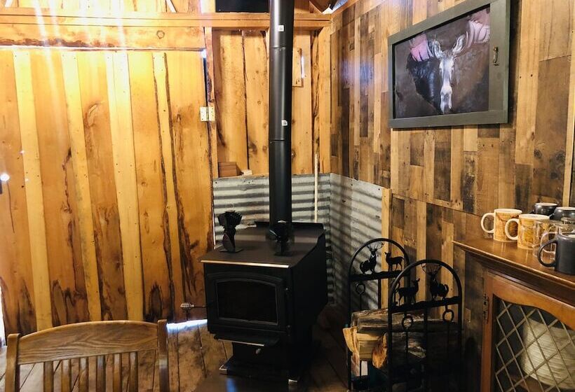 فندق Wrangell Mountain Lodge  Private Bathroom With Shower