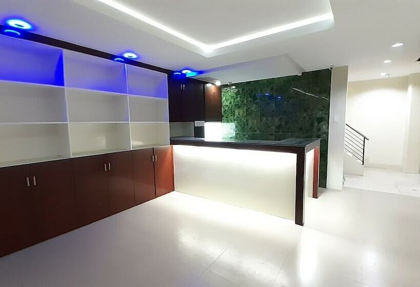 Jrjf Hotel By Oyo Rooms