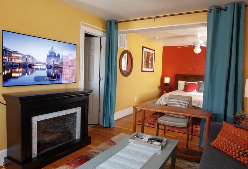 Loudoun Valley Manor B&b