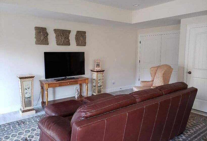 Manor On The Mile Two