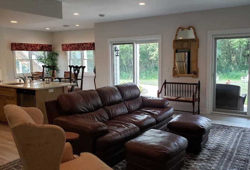 Manor On The Mile Two