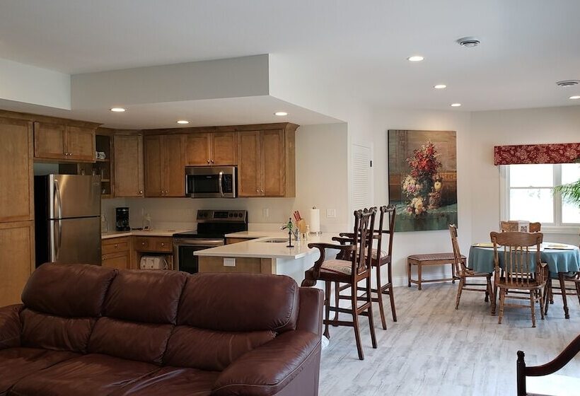 Manor On The Mile Two